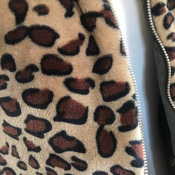 Reversible quilted vest - Picture 7 of 10